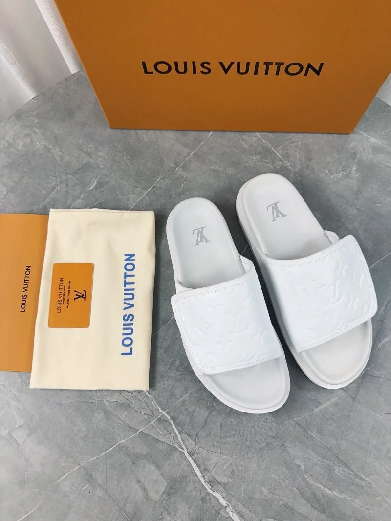 Cozy Louis Vuitton Slippers 32179