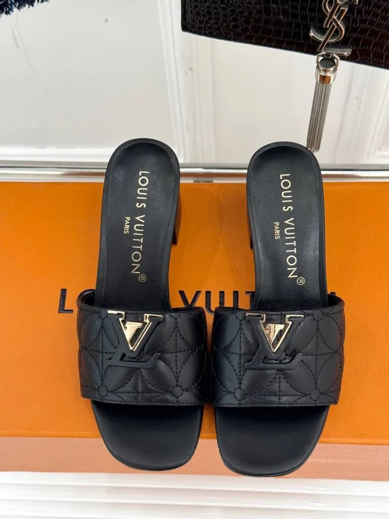 Vibrant Louis Vuitton Slippers 32145