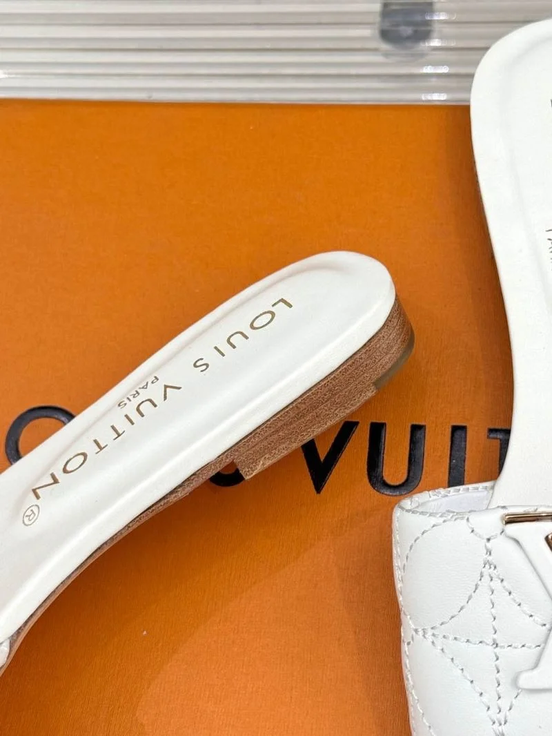 Trendsetting Louis Vuitton Slippers 32163