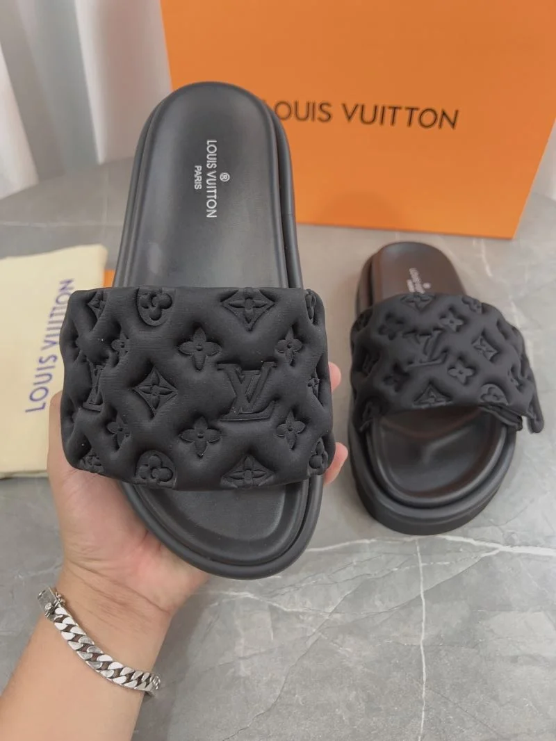 Louis Vuitton Slippers Unique 31840