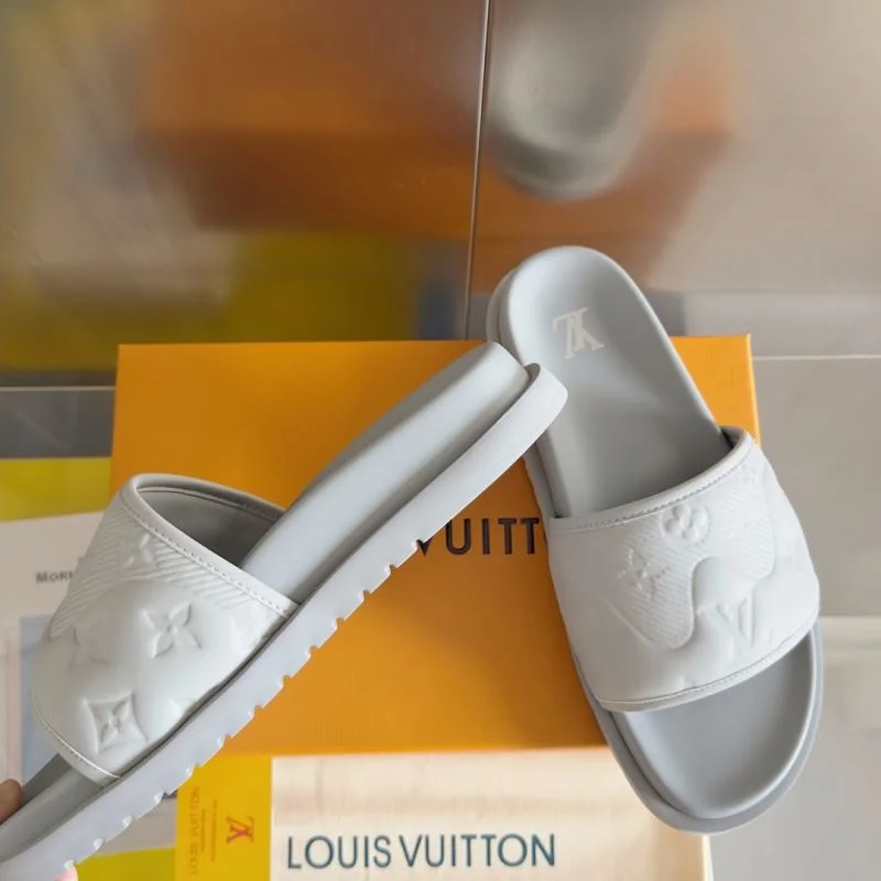 Thermal Louis Vuitton Slippers 31817