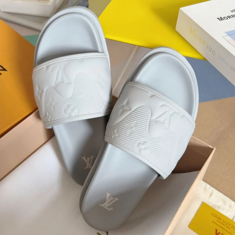 Thermal Louis Vuitton Slippers 31817