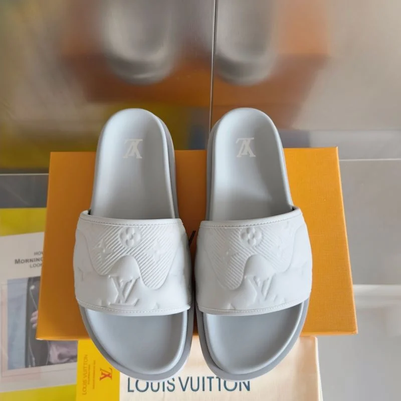 Thermal Louis Vuitton Slippers 31817