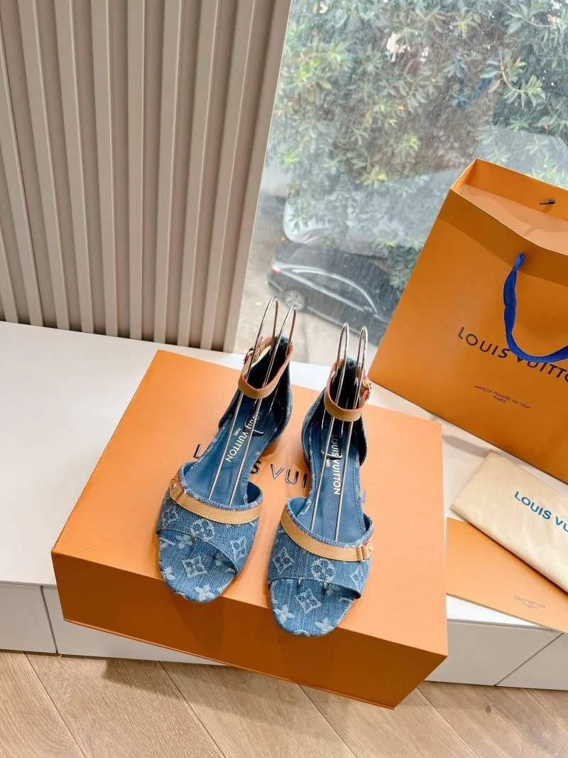 Cozy Louis Vuitton Slippers 31836