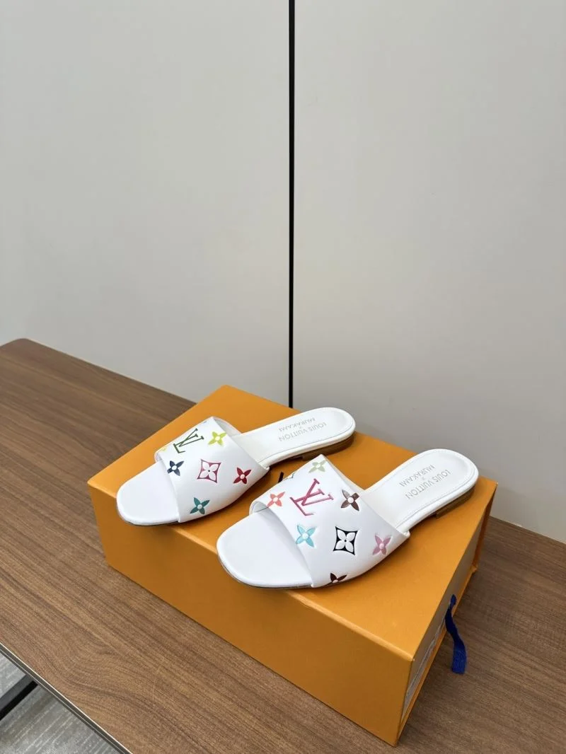Effortless Louis Vuitton Slippers 31823