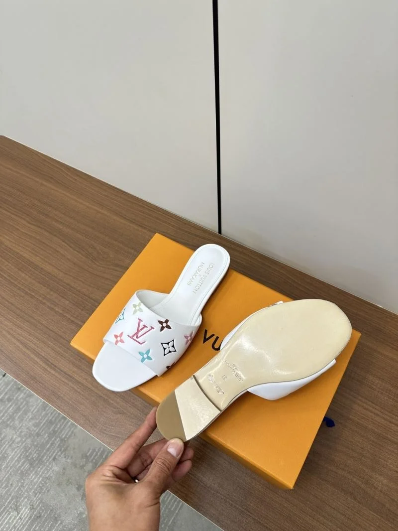 Effortless Louis Vuitton Slippers 31823
