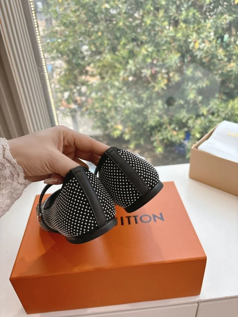 Refined Louis Vuitton Slippers 31785