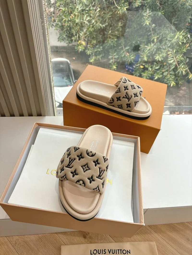 Flexible Louis Vuitton Slippers 31787