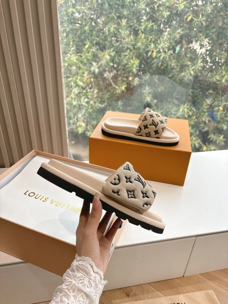 Flexible Louis Vuitton Slippers 31787