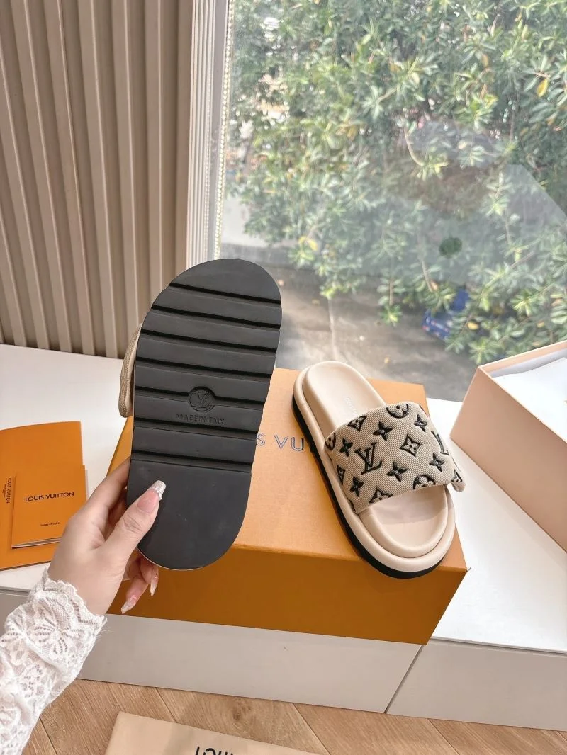 Flexible Louis Vuitton Slippers 31787