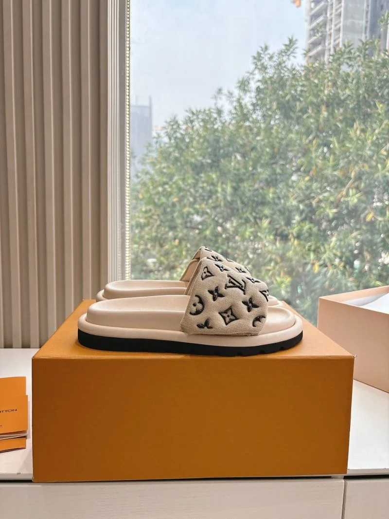 Flexible Louis Vuitton Slippers 31787