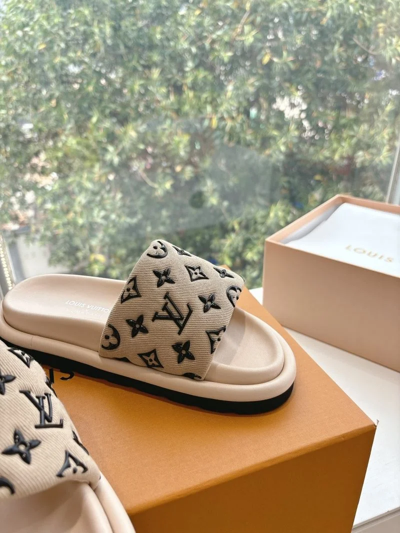 Flexible Louis Vuitton Slippers 31787