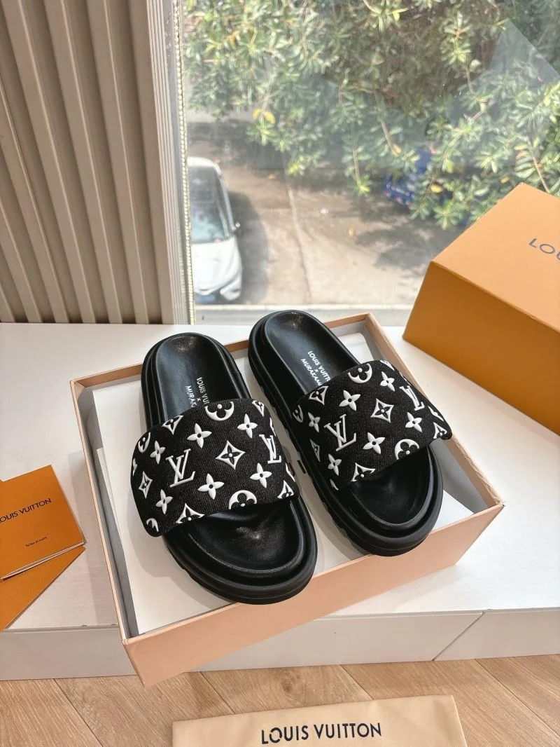 OnTrend Louis Vuitton Slippers 31796
