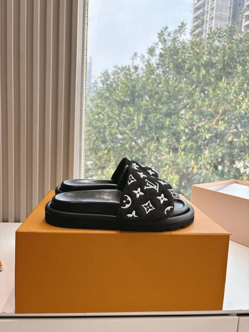 OnTrend Louis Vuitton Slippers 31796