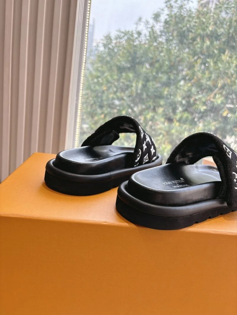 OnTrend Louis Vuitton Slippers 31796