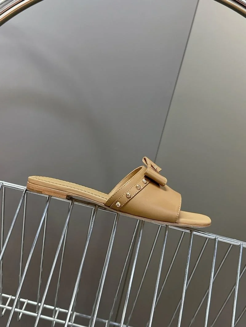 Timeless Louis Vuitton Slippers 31792