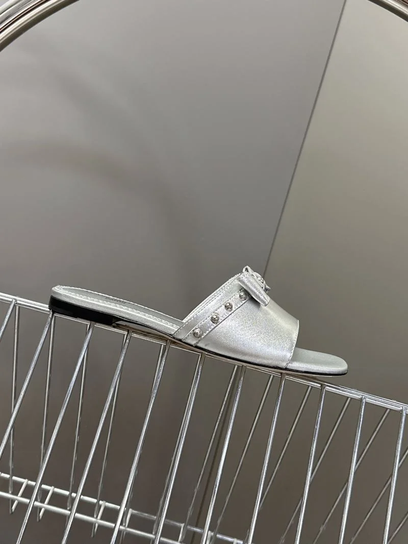Stylish Louis Vuitton Slippers 31782