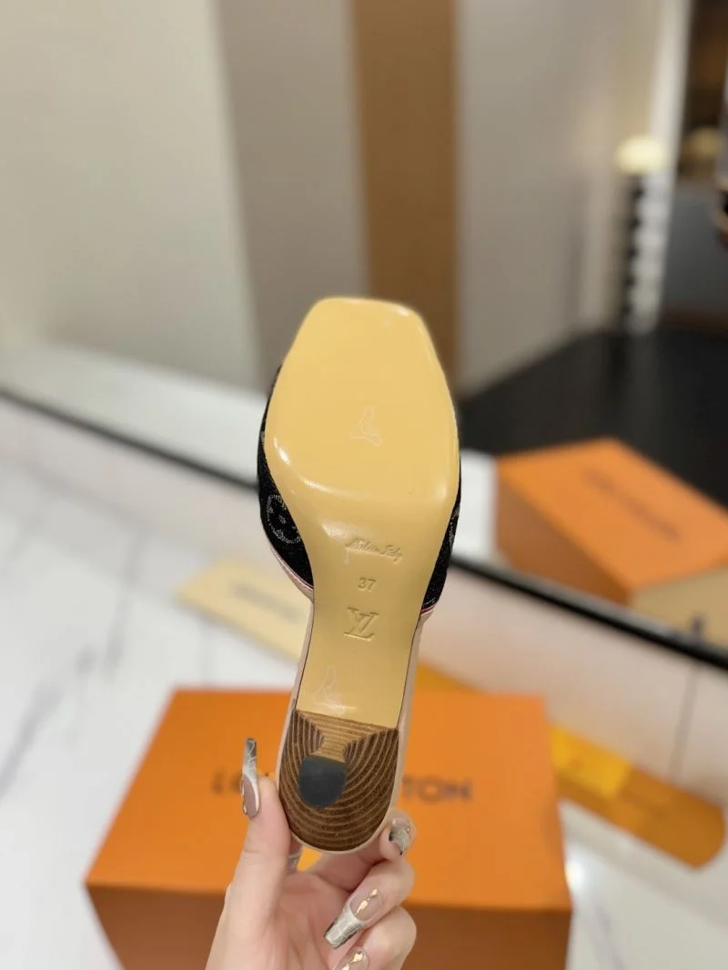 Louis Vuitton Slippers ModernLook 31759
