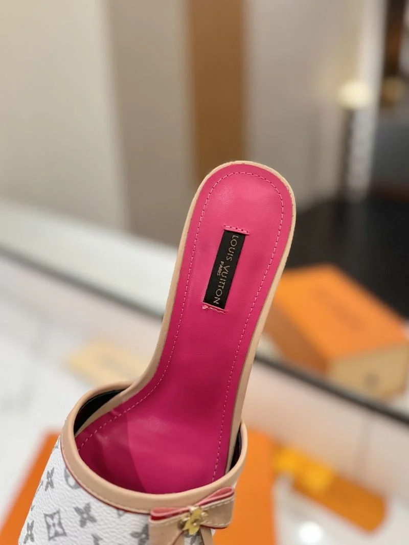 Louis Vuitton Slippers Chic 31749