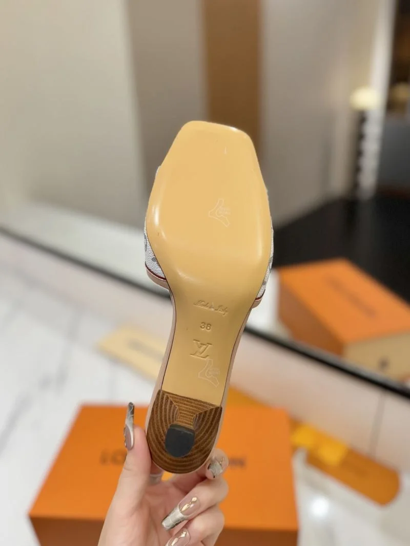 Louis Vuitton Slippers Chic 31749