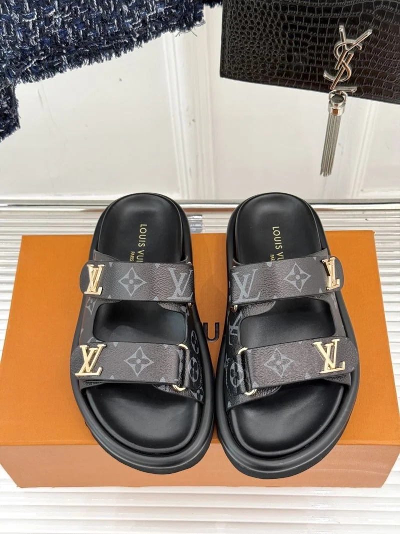 Louis Vuitton Slippers Attractive 31740
