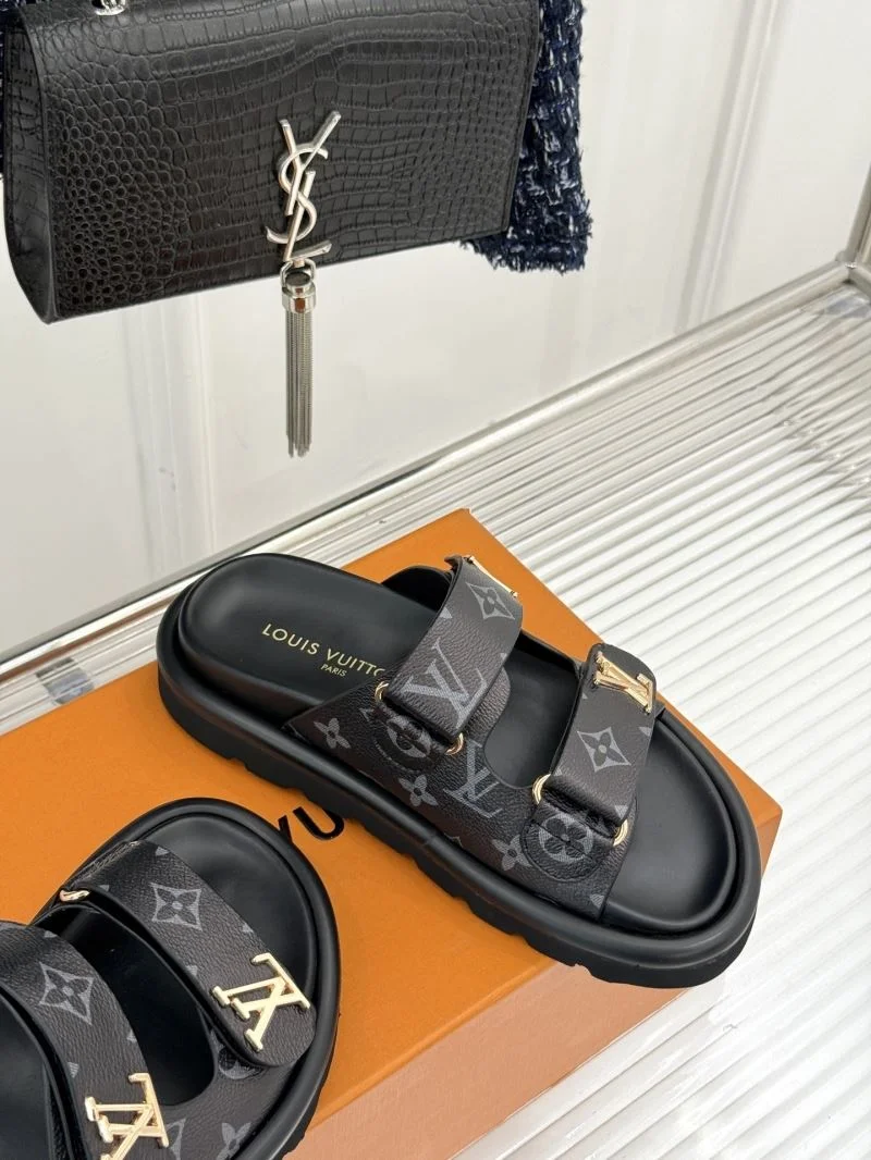 Louis Vuitton Slippers Attractive 31740
