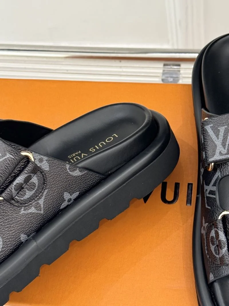Louis Vuitton Slippers Attractive 31740