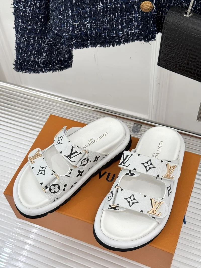 Effortless Louis Vuitton Slippers 31758