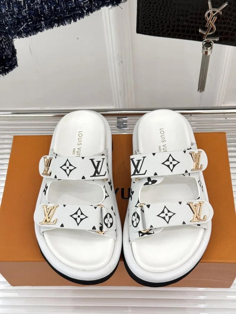 Effortless Louis Vuitton Slippers 31758