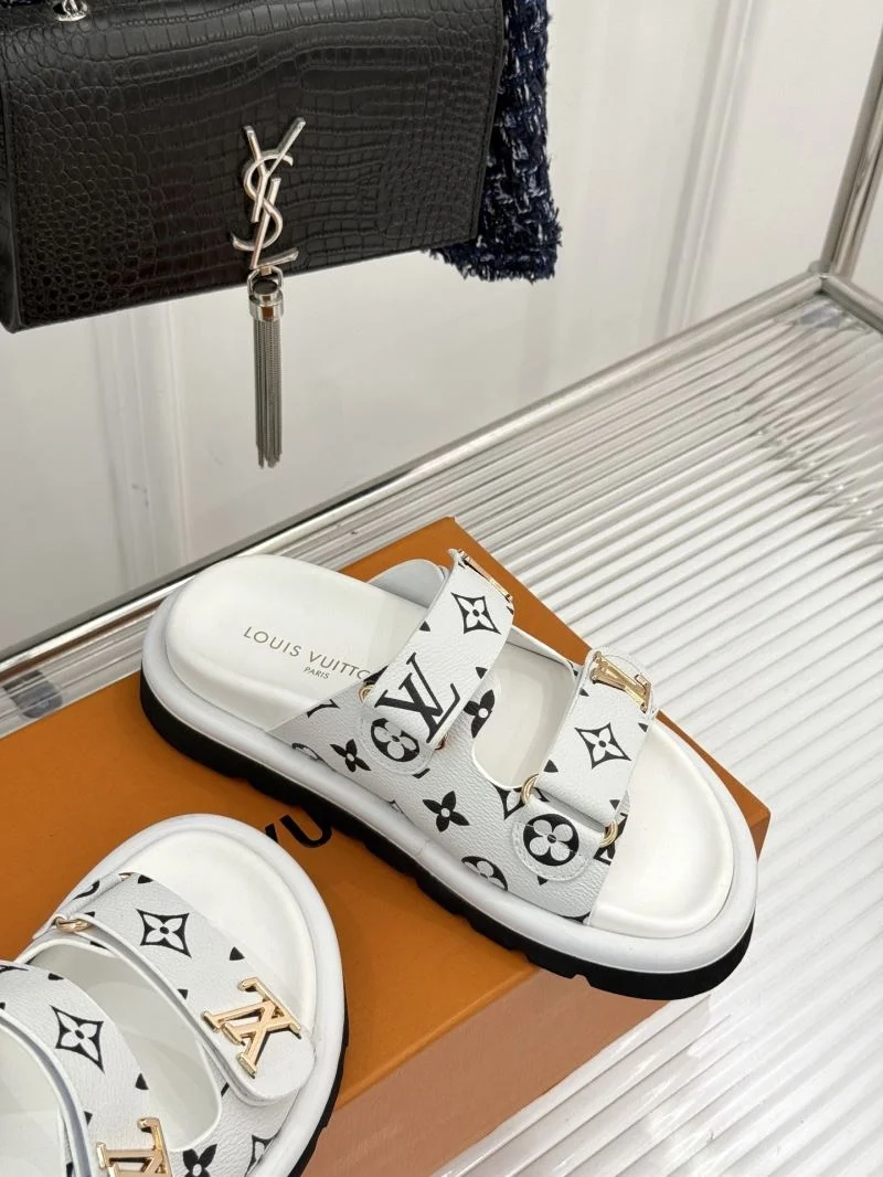 Effortless Louis Vuitton Slippers 31758