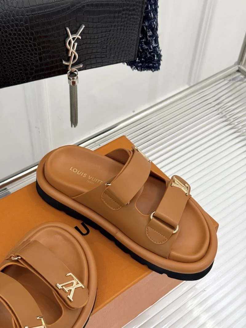 Supportive Louis Vuitton Slippers 31760