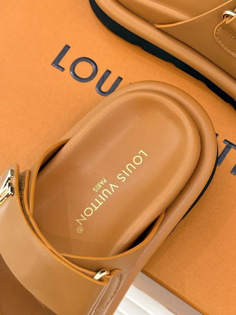 Supportive Louis Vuitton Slippers 31760