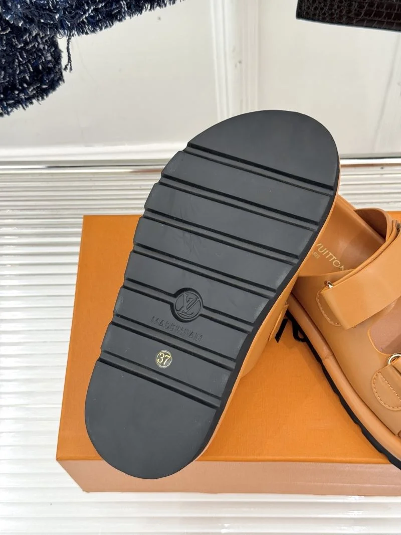 Supportive Louis Vuitton Slippers 31760