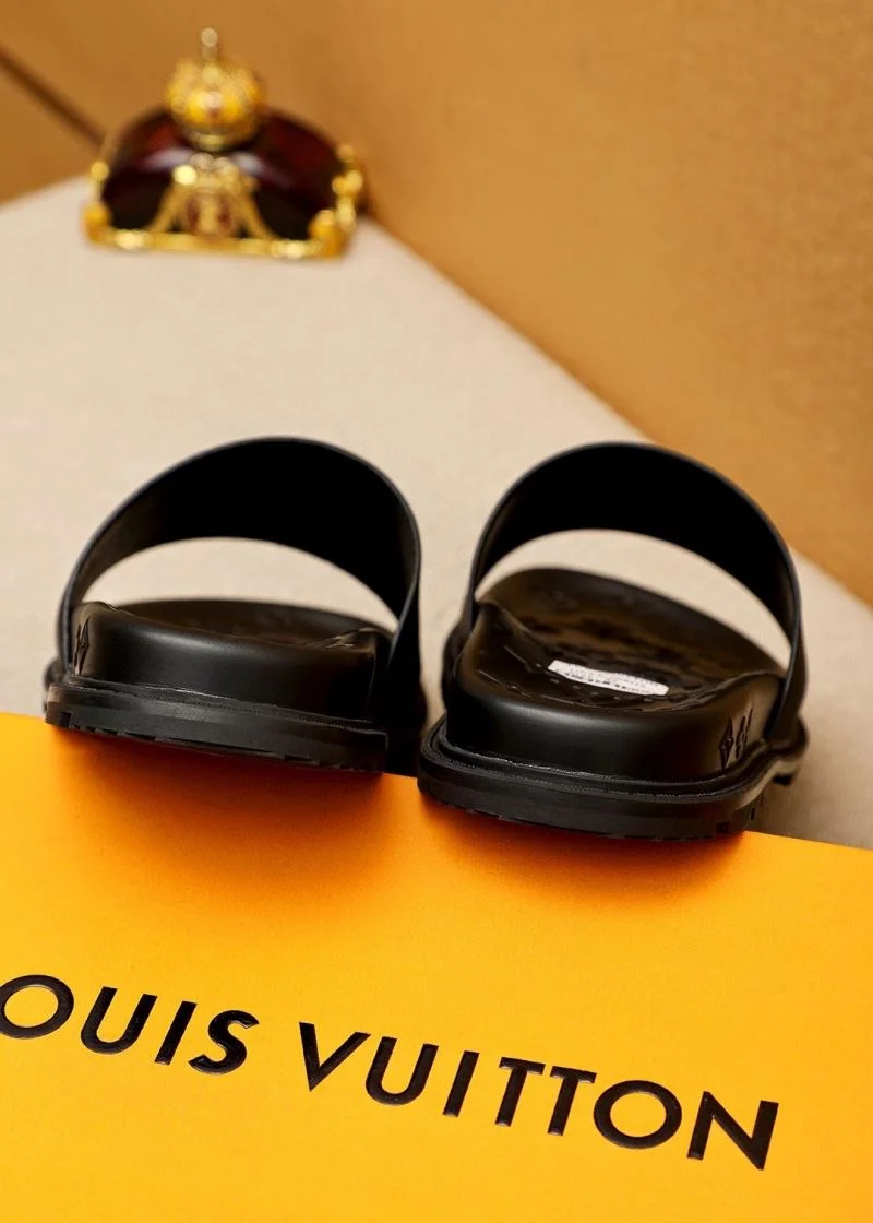 Unisex Louis Vuitton Slippers 32692