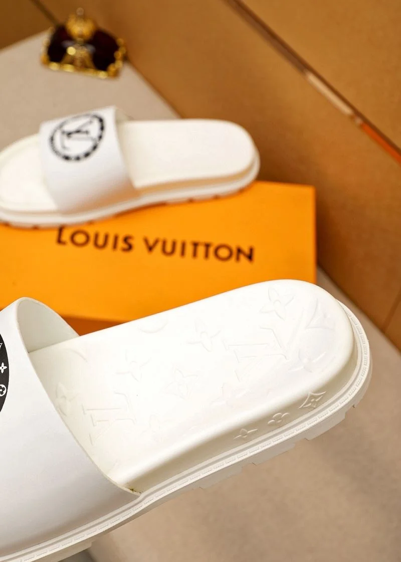 OnTrend Louis Vuitton Slippers 32690