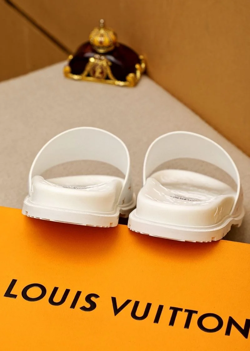 Packable Louis Vuitton Slippers 32688