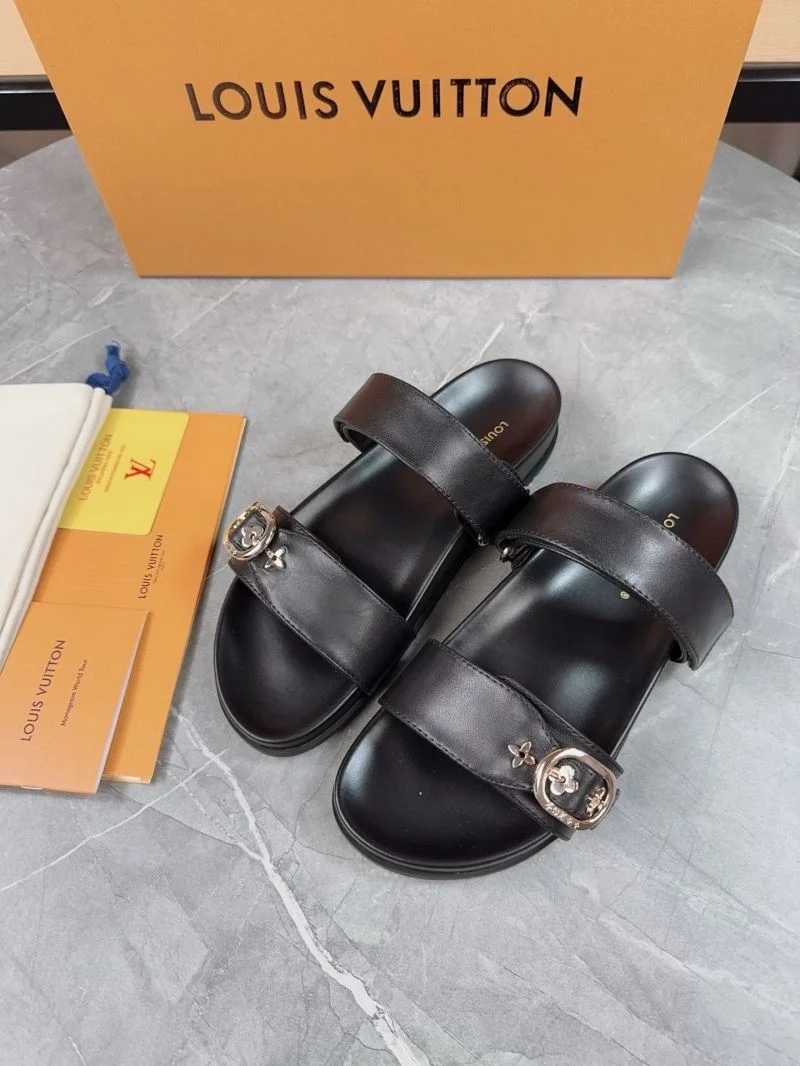 Bold Louis Vuitton Slippers 32671