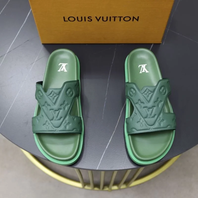 Compact Louis Vuitton Slippers 32653