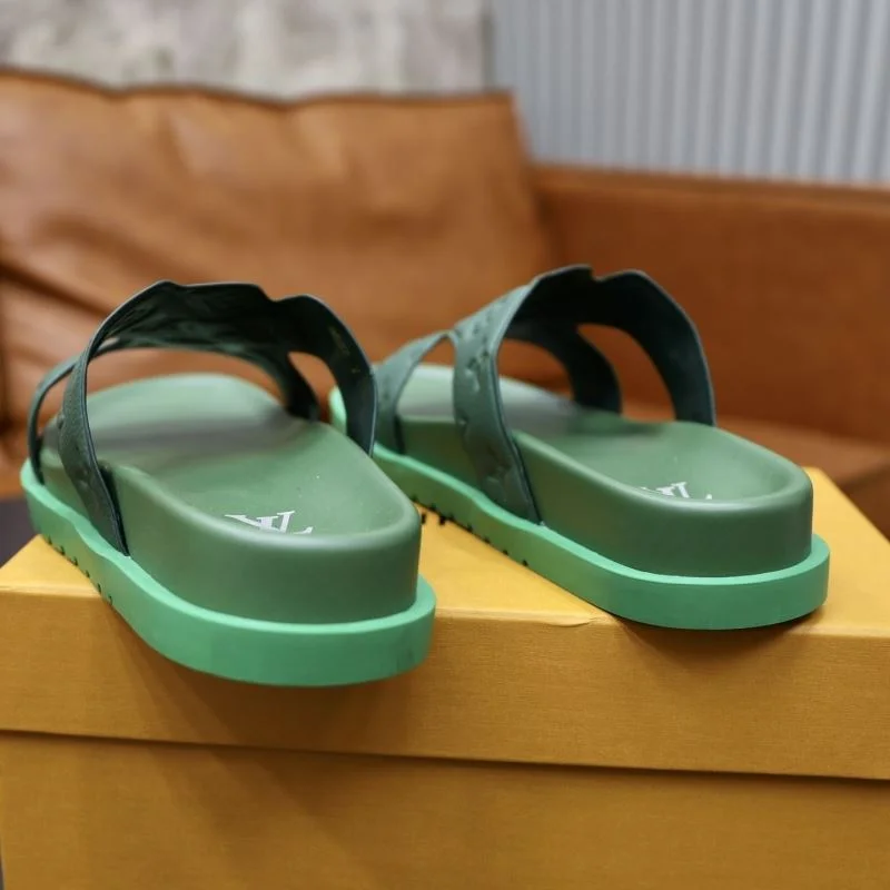 Compact Louis Vuitton Slippers 32653
