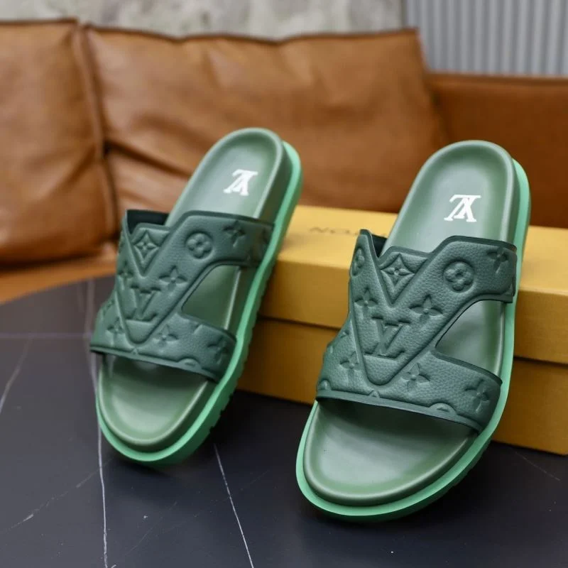 Compact Louis Vuitton Slippers 32653