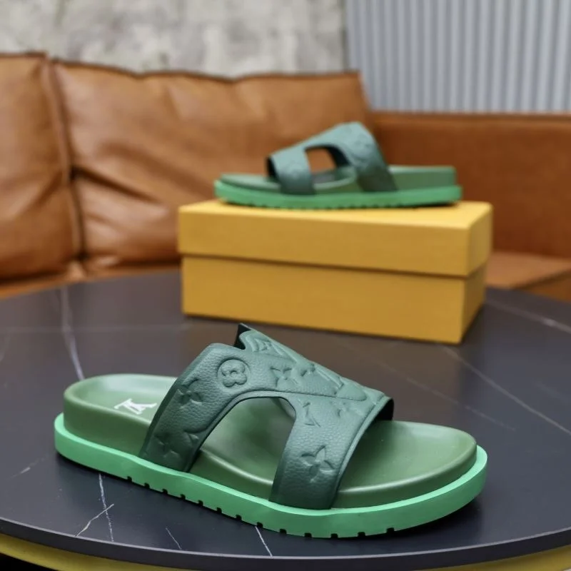 Compact Louis Vuitton Slippers 32653