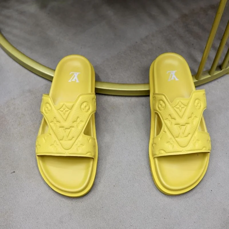 AllSeason Louis Vuitton Slippers 32640