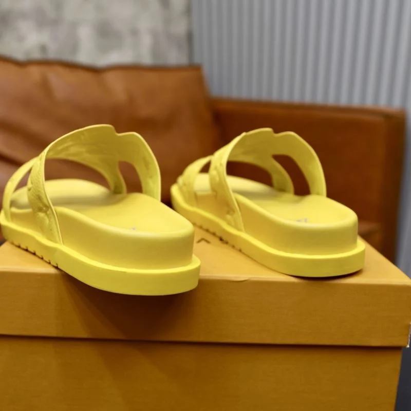 AllSeason Louis Vuitton Slippers 32640