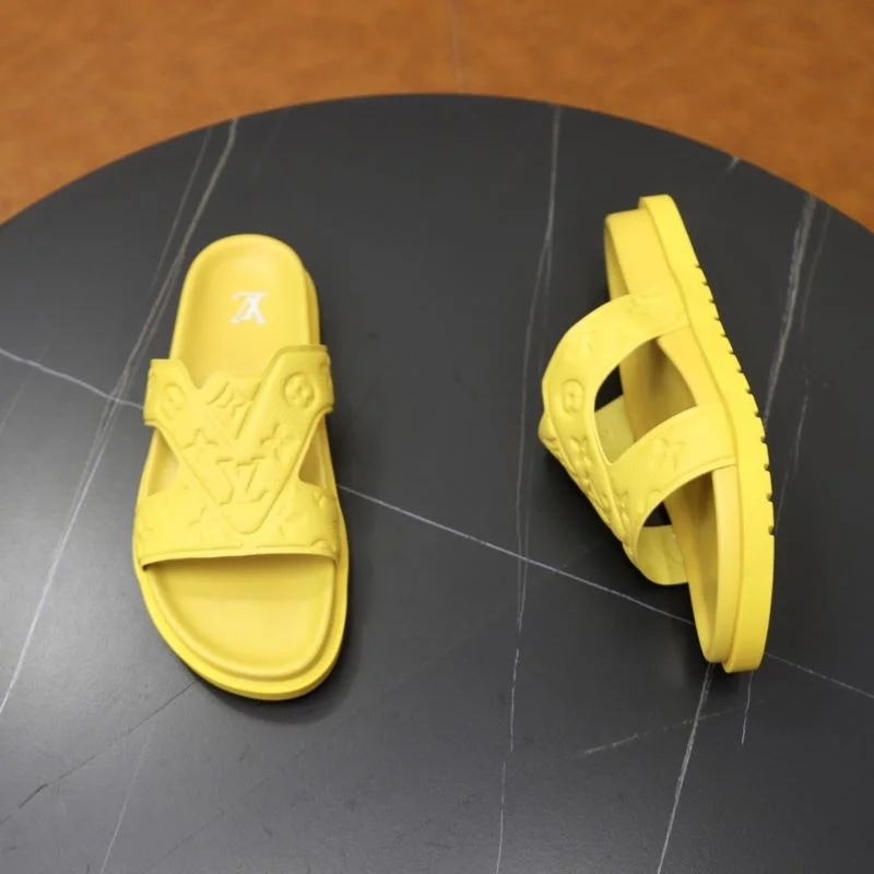 AllSeason Louis Vuitton Slippers 32640