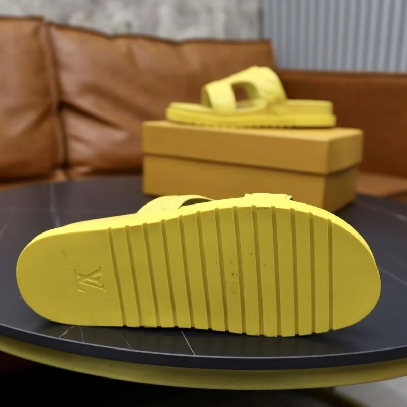 AllSeason Louis Vuitton Slippers 32640
