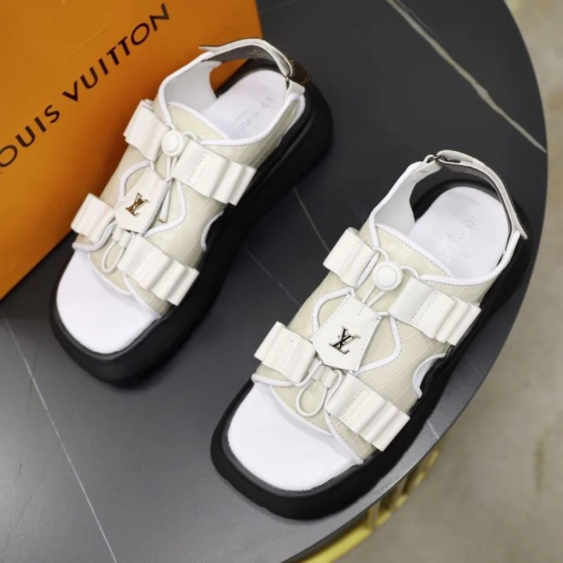 Snug Louis Vuitton Slippers 32657