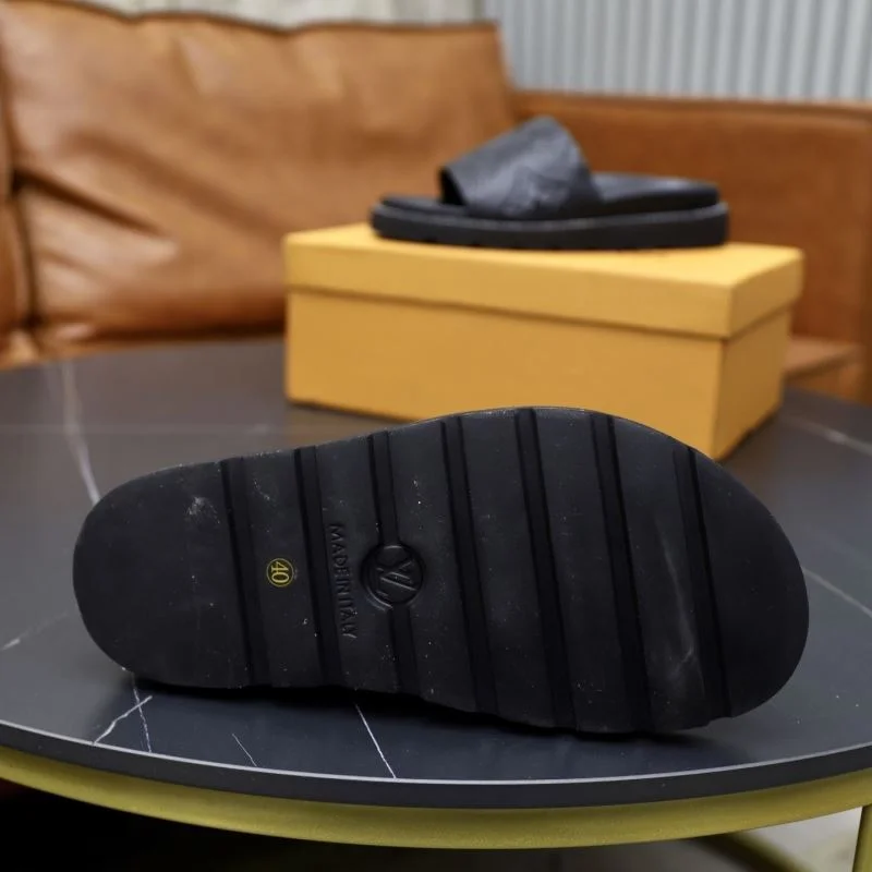 Comfortable Louis Vuitton Slippers 32641