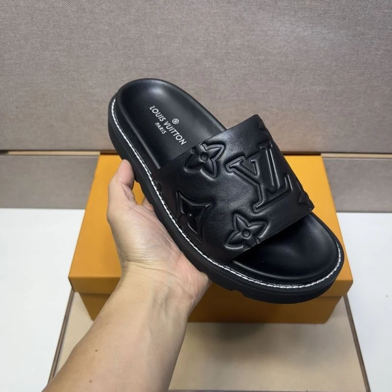 Louis Vuitton Slippers Sleek 32634