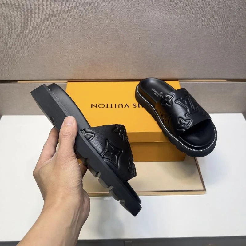 Louis Vuitton Slippers Sleek 32634