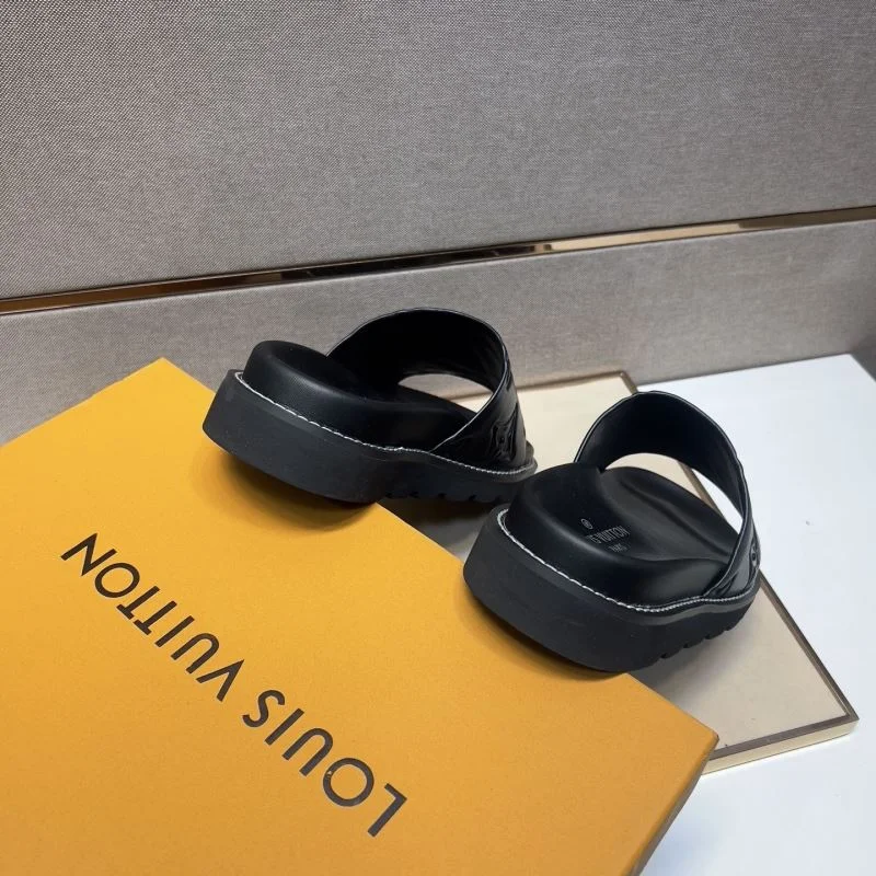 Louis Vuitton Slippers Sleek 32634
